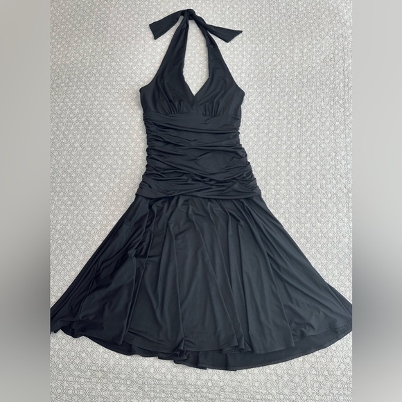 New! BCBG MaxAzaria Black Jersey Halter Dress Size M - Picture 1 of 11